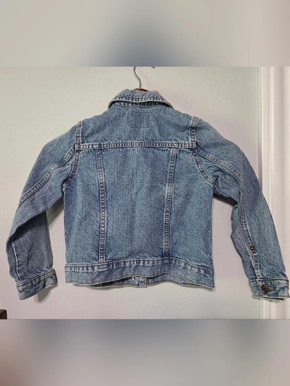 OshKosh B'gosh Light Wash Blue Denim Jean Jacket for Kids Unisex Size 6/6X